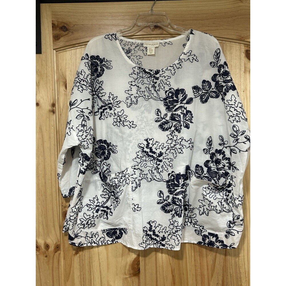 Cynthia Rowley Blouse Size 3XL White 100% Cotton Navy Blue Embroidered Floral
